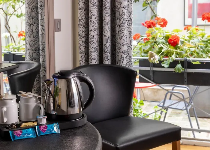 Du Jeu De Paume Otel 4*