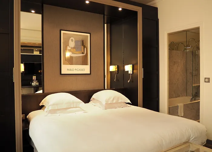 Du Jeu De Paume Otel 4*